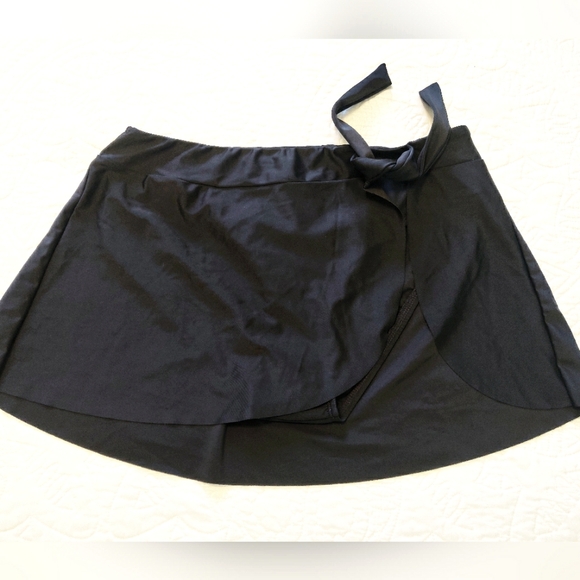 Time and Tru Other - NWOT swim skirt.